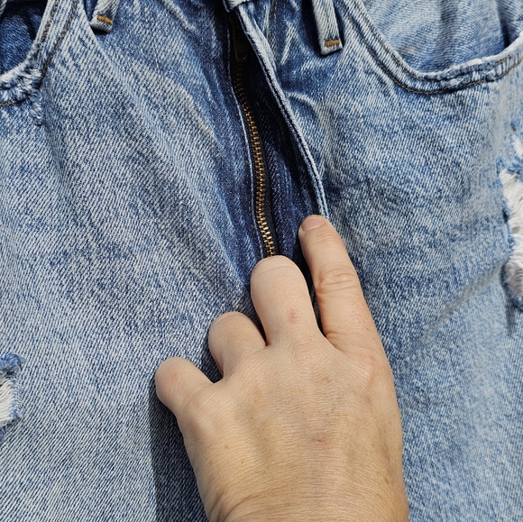 NWOT FRAME le piper distressed jeans - Picture 10 of 13